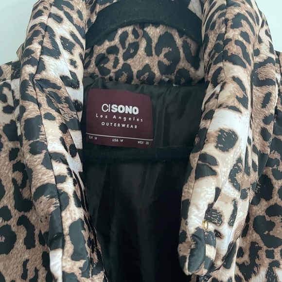 Lauren Bushnell JustFab collection leopard puffer jacket size medium, worn once! - Picture 4 of 10